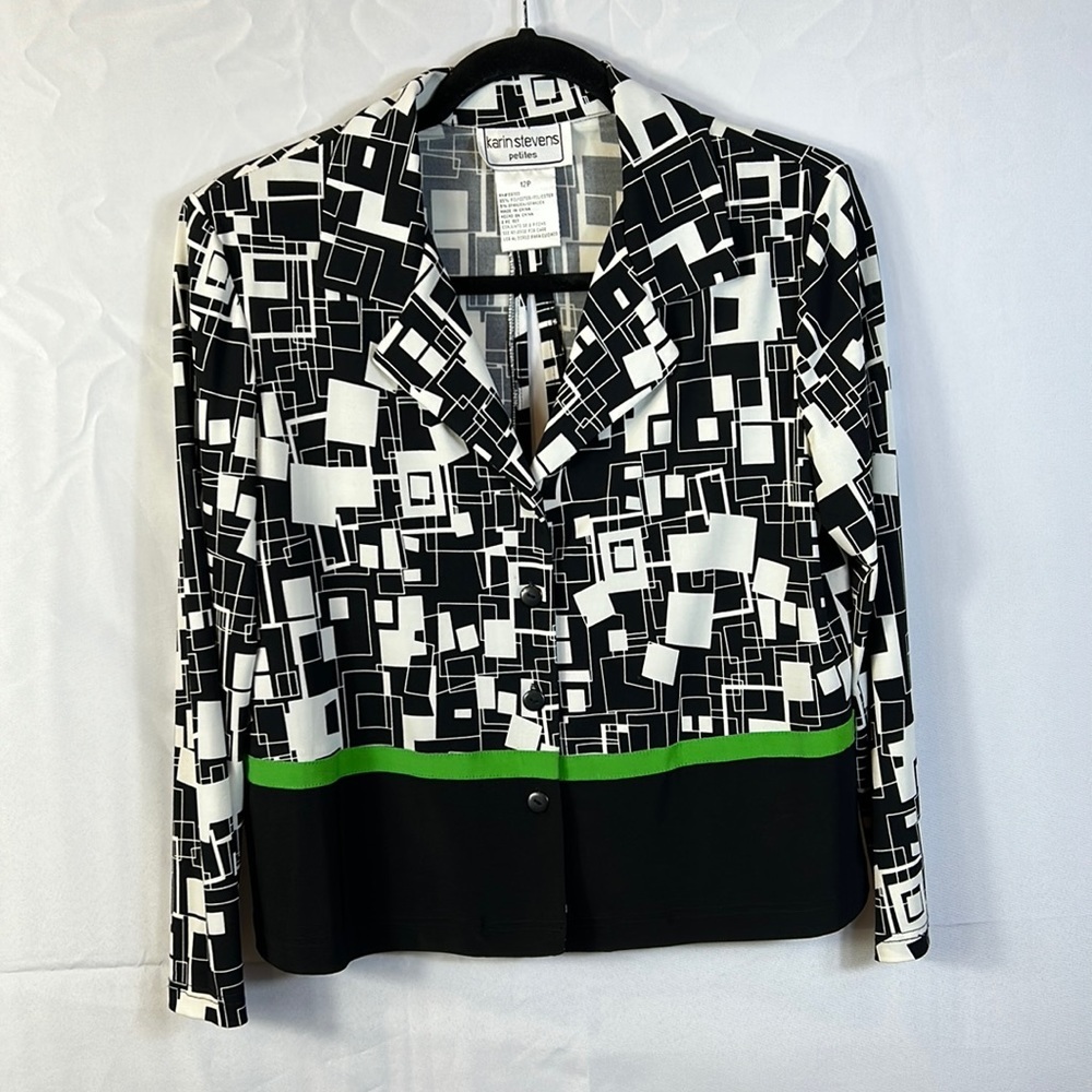 Karin Stevens Petites Black and White Blouse Size 12P Padded shoulders Open Back